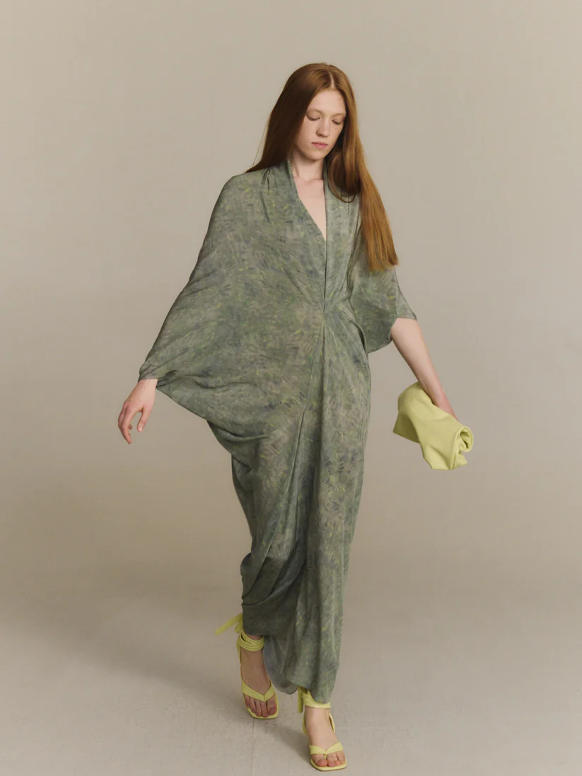 Green dress,full body view